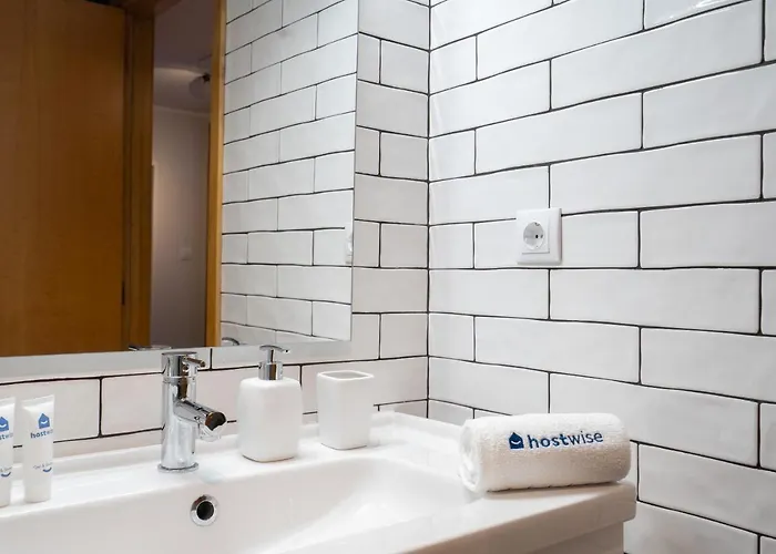 Host Wise - Fantastic Peaceful Flat In Gaia アパート ヴィラ・ノヴァ・デ・ガイア